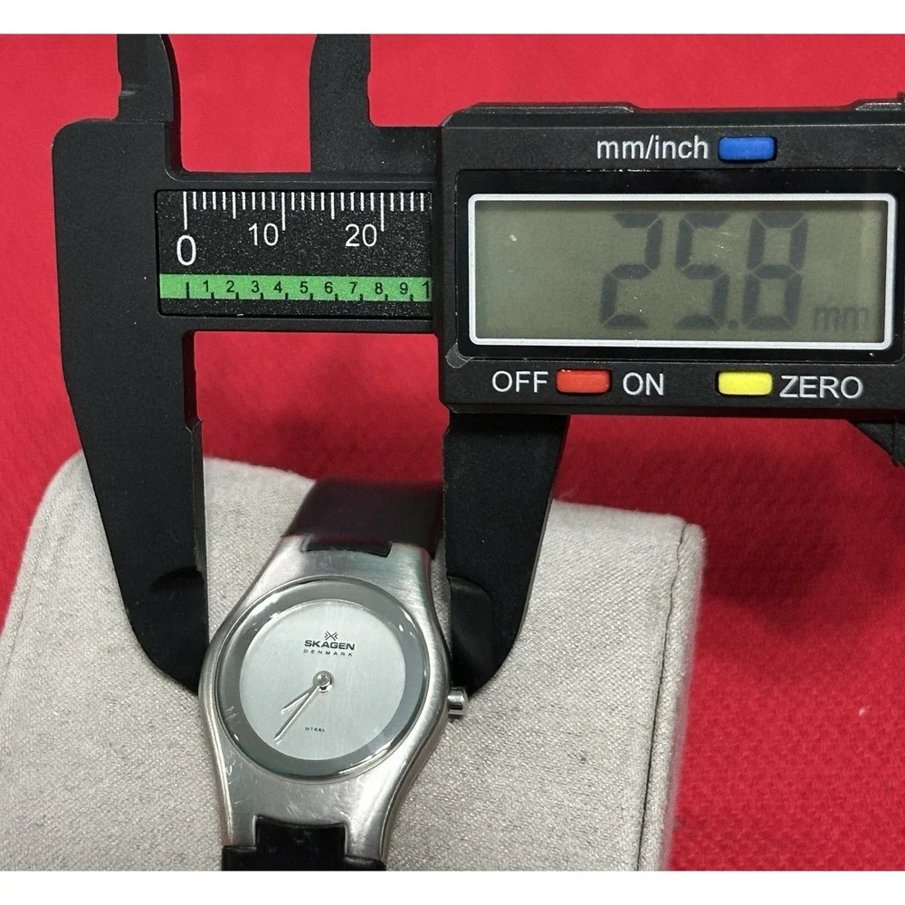 Skagen Womens 235SSR Quartz Watch‎ Original Band New Battery